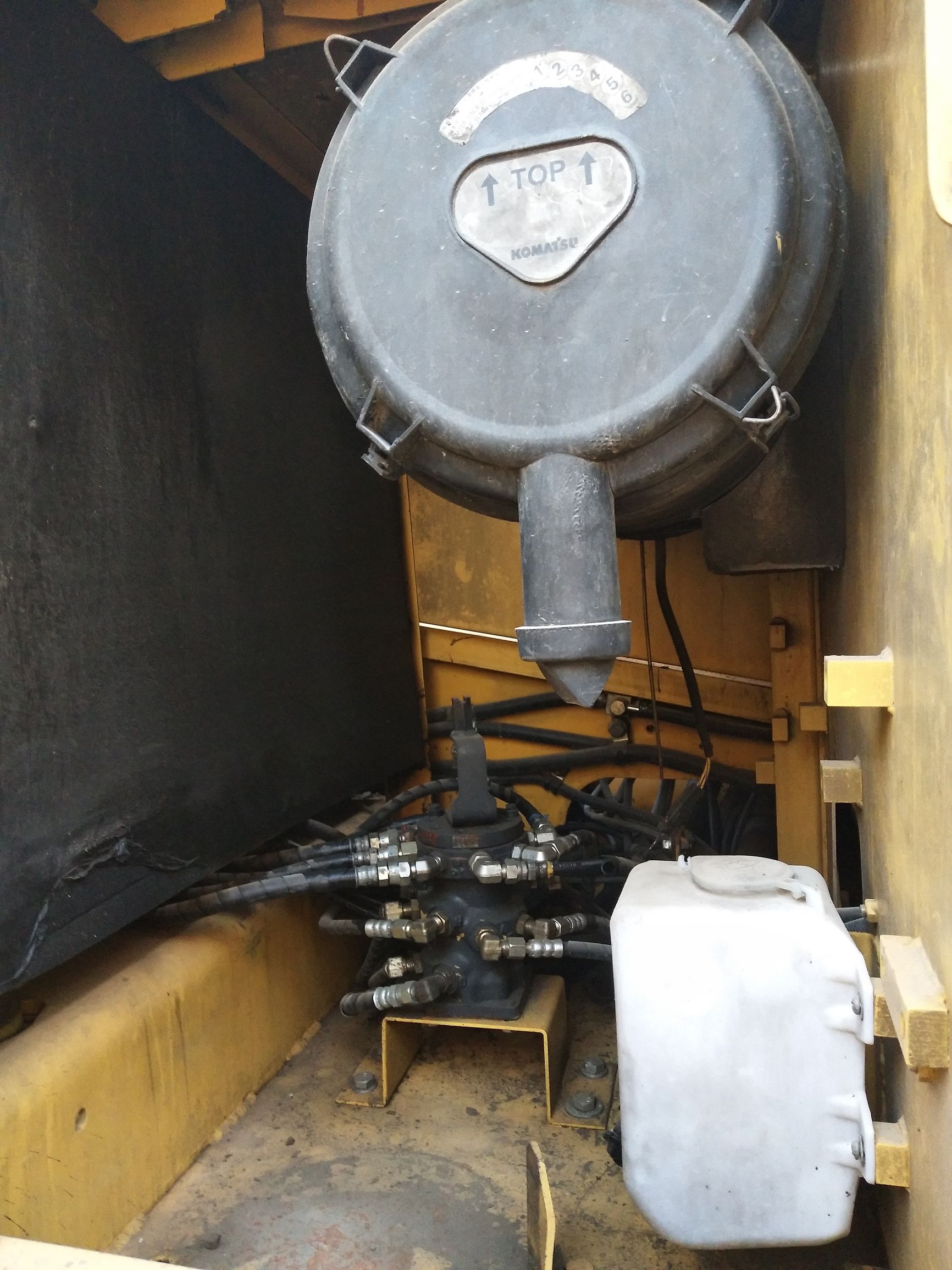 广州个人二手小松220挖掘机多少钱,18年二手小松挖掘机大概多少钱