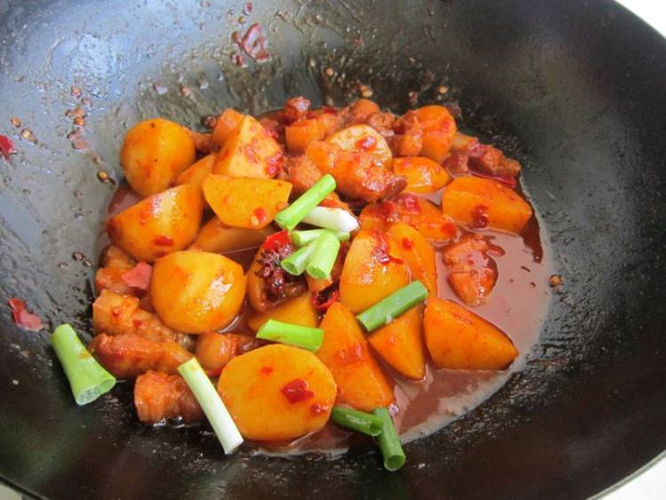 超好吃的土豆家常菜,超好吃的土豆肉饭