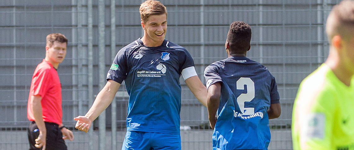 17岁小将红透半边天,但这只是德甲新一代年轻人登台的开始