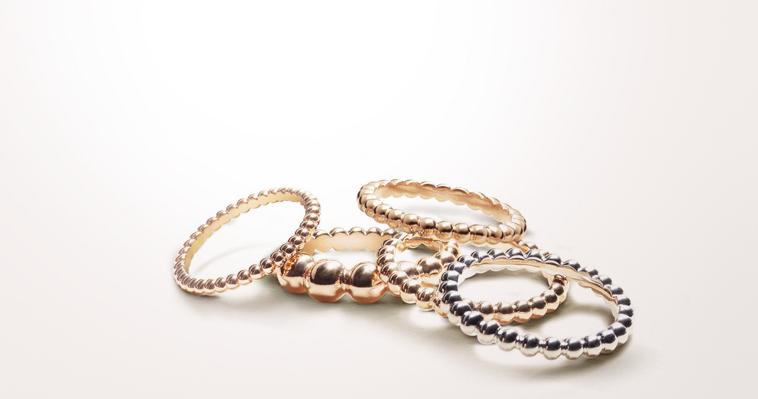 梵克雅宝2015高级珠宝系列,vca梵克雅宝中号是黄金的吗