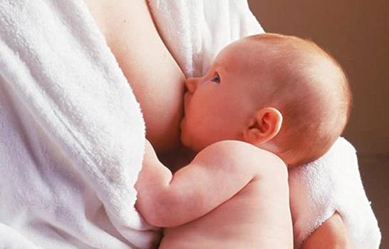 婴儿脸上起湿疹能不能引起发烧,宝宝脸上湿疹口水疹