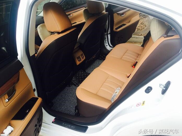 雷克萨斯30万提车,33万雷克萨斯