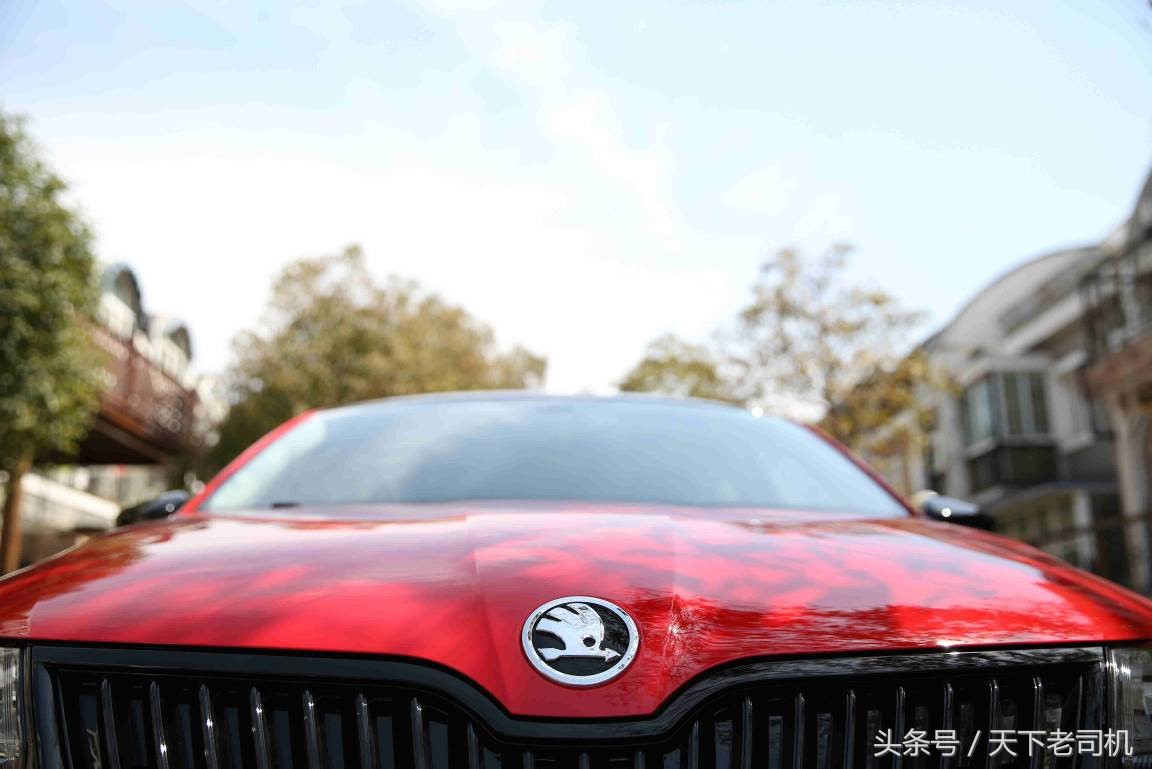 为了幼儿安全安装软件,为儿童安装安全座椅