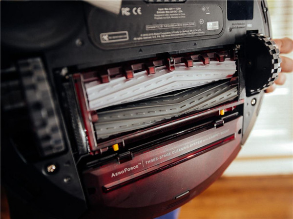 目前最好的三款扫地机器人 (三款扫地机器人你会选择哪一款呢)