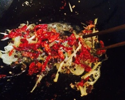 韭菜炒墨鱼仔,爆炒墨鱼仔教学