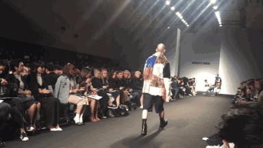 韩国街拍高清时装秀,韩国时装周街拍情侣