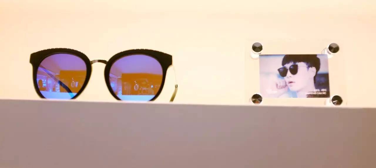 韩国街拍高清时装秀,韩国时装周街拍情侣