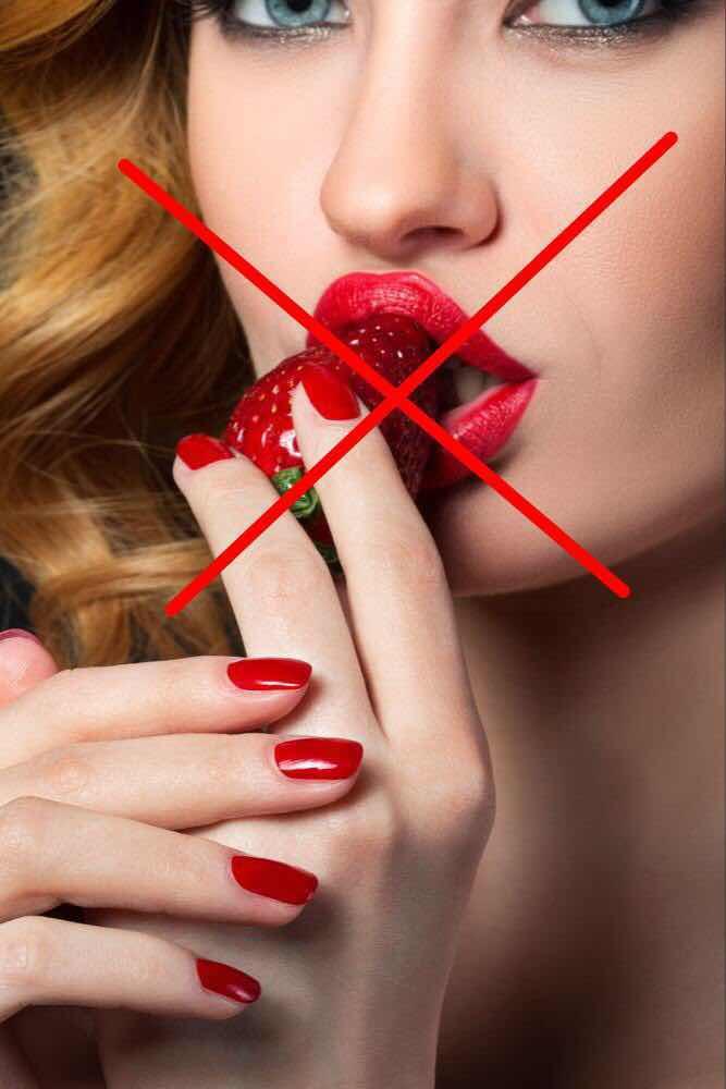 口红涂到嘴上干怎么涂,涂口红怎么才不容易涂到嘴上