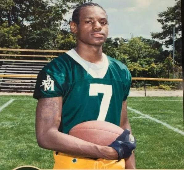 篮球非主业！詹皇手腕不收拾不打篮球纳什足球不输职业运动员