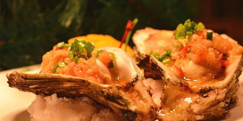 好吃的美食推荐三文鱼,红魔虾甜虾三文鱼刺身自助济南