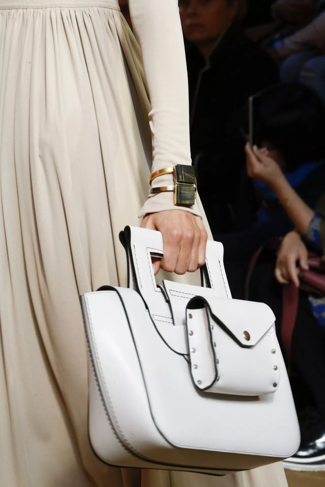 月入1w买20w的车,月薪5000的我是怎么存钱买房的