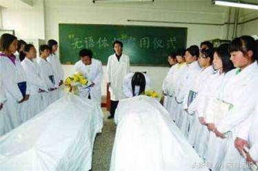 房子塌了房贷还需要继续还吗,死了还需要还房贷吗