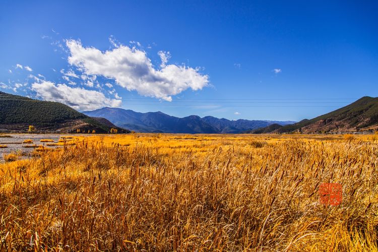 泸沽湖洗涤心灵的纯净之地,泸沽湖迷人的倒影