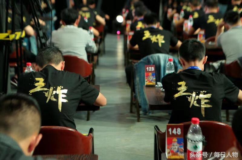 斗地主女选手,25岁大龄女程序员