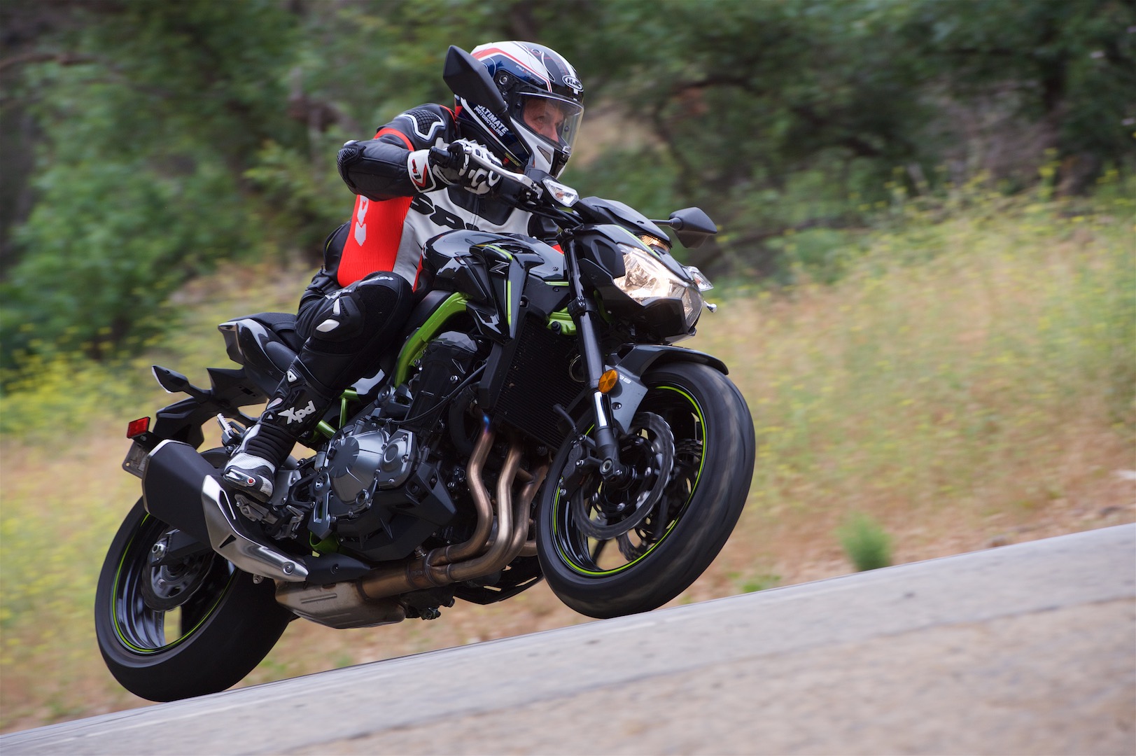 川崎z900和z900rs发动机,川崎z900与z1000的对比