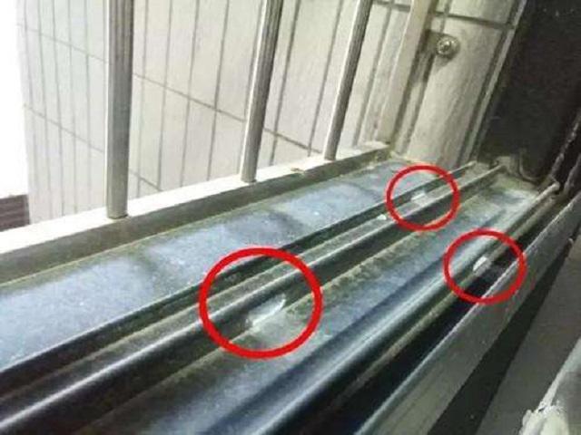 下雨阳台漏水到楼下,楼房阳台下雨漏水怎么办