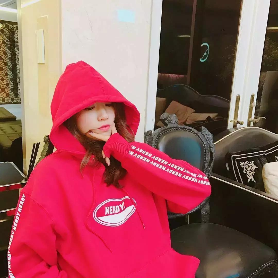 韩国明星穿大衣男,韩国明星都穿什么羽绒服