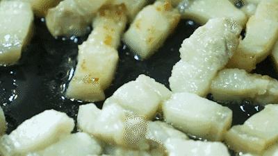 炸猪油渣怎么做到蓬松,怎样炸猪油渣又酥又脆