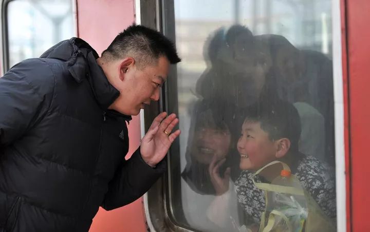 油腻时代的中年人,人到中年比油腻更可怕的不过如此