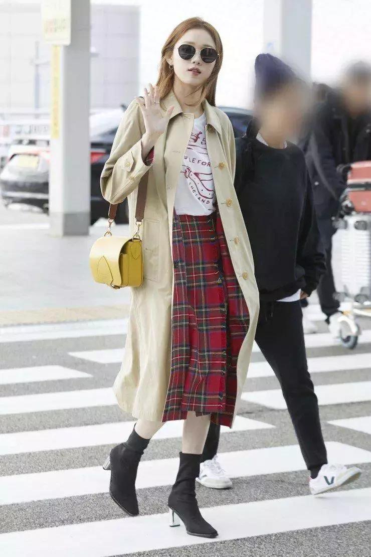 韩国明星穿大衣男,韩国明星都穿什么羽绒服