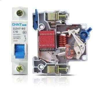 什么是断路器断路器主要功能,高压断路器和低压断路器符号