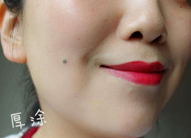 试色唇膏涂鸦金闪,欧莱雅纷绎滋润唇膏215是什么色号