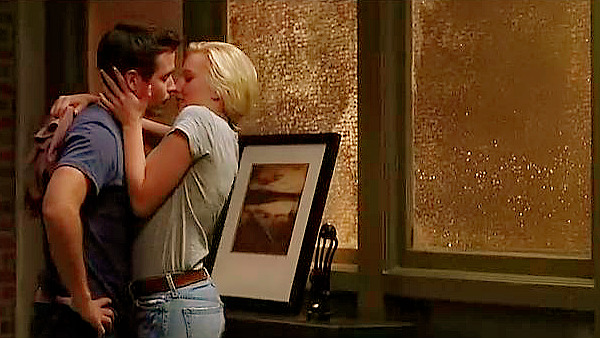 一个男人不喜欢你会陪你打电话吗,一个男生不接你电话他还爱你吗