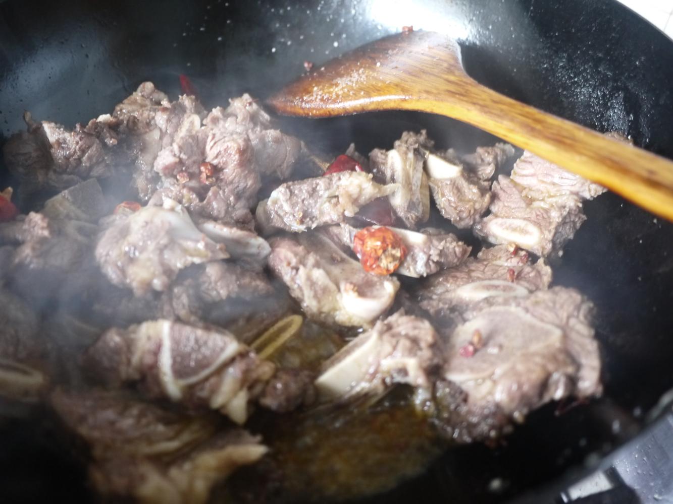 天冷吃一顿热乎乎的牛排火锅,天冷吃一顿热乎乎的牛排