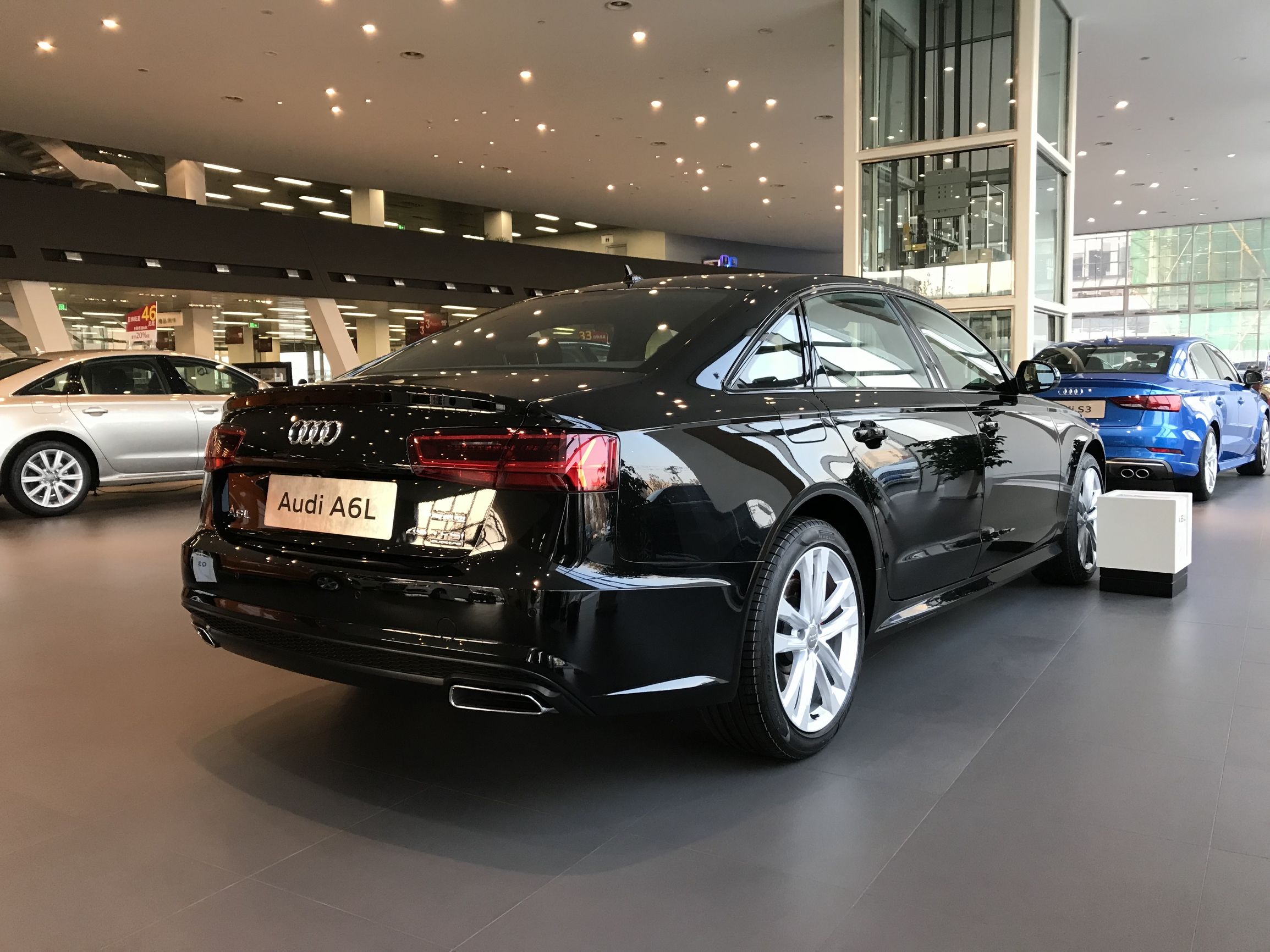 试驾a6l45tfsi后排空间,试驾a6l45tfsi致雅