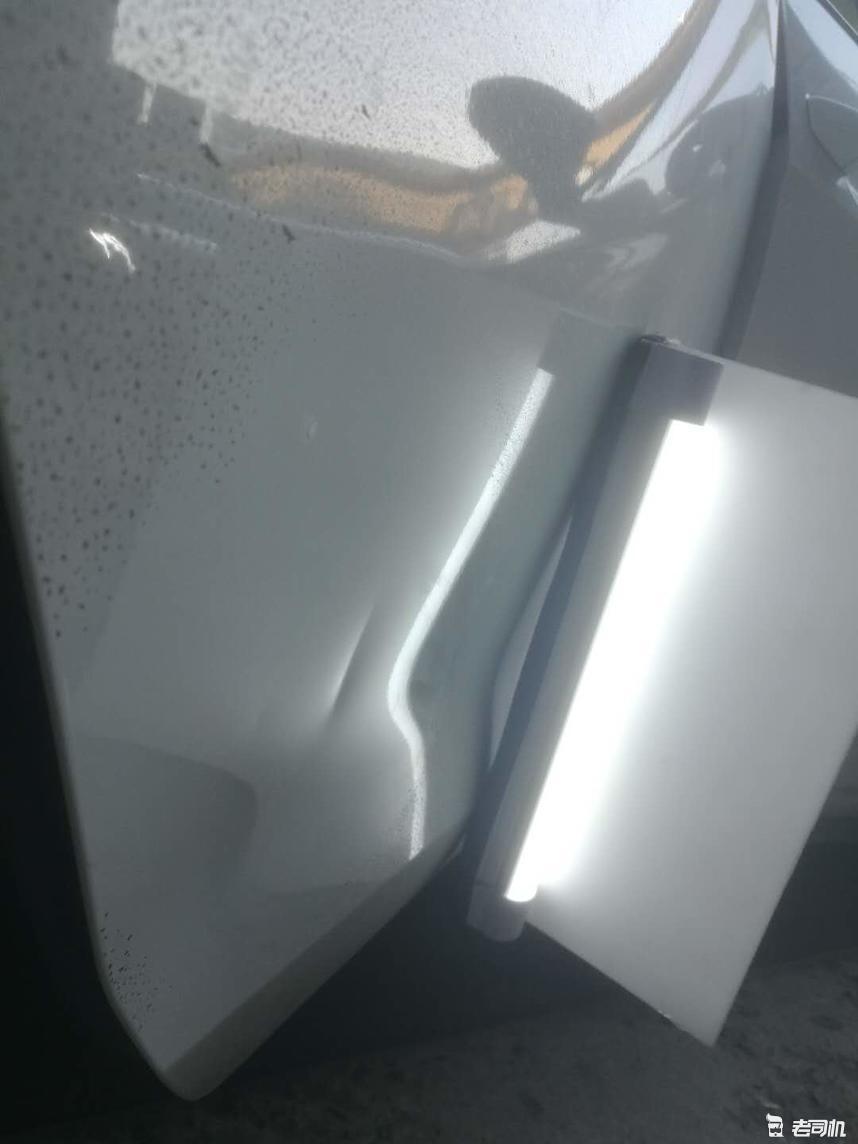 车身小凹陷有必要钣金喷漆吗,车门凹陷是钣金喷漆还是做无痕