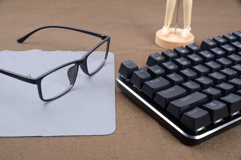 机械键盘基础款和炫酷,炫酷好样的机械键盘