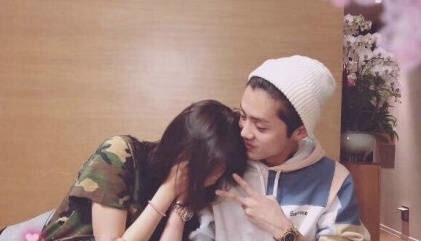 鹿晗关晓彤,鹿晗叫关晓彤小怂的视频