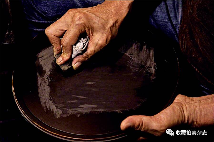 当代漆画展现中国时代风貌,漆画艺术展彰显艺术魅力