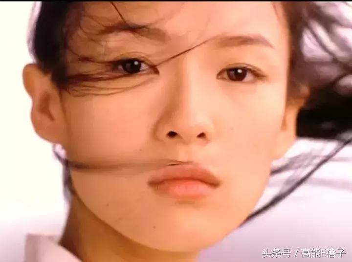 章子怡无滤镜无美颜老态,40岁的章子怡皮肤仍然紧致白皙