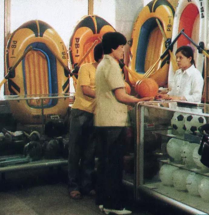 30年前沈阳老照片中街,沈阳市80年代的老照片