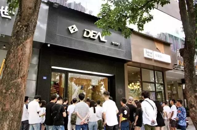 买鞋在网上买还是实体店,买鞋在实体店买还是网上买好