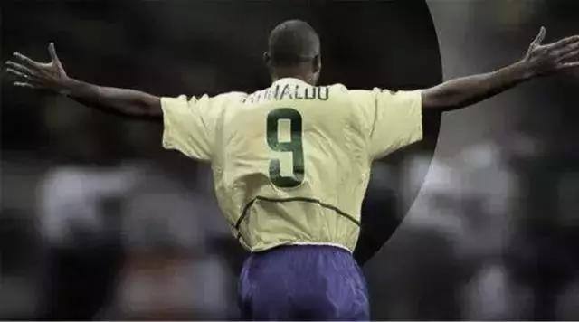 足球富有激情,足球既有激情也有温度