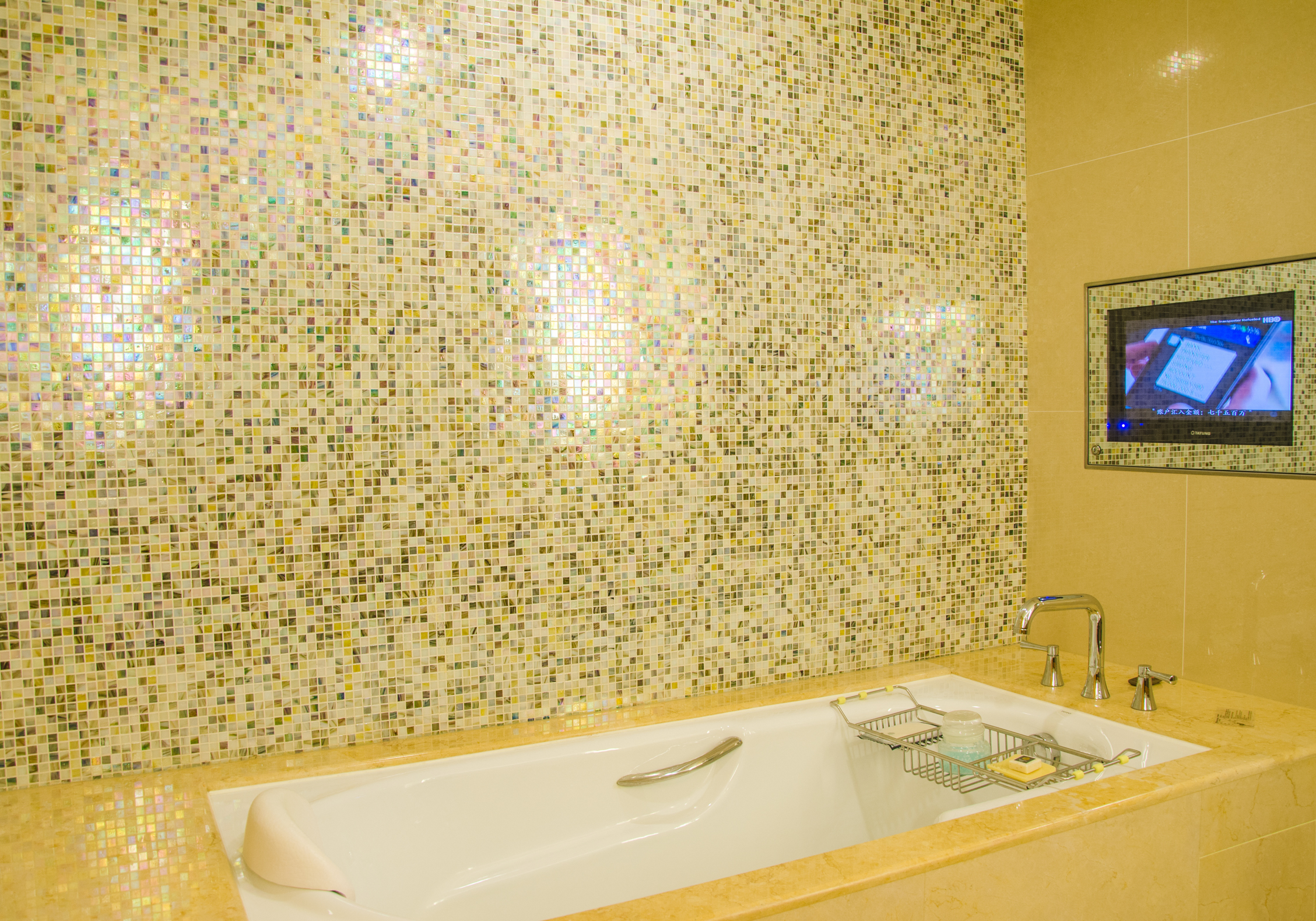 为何上海人都喜欢驱车到这吃大闸蟹，晚上还愿住在这里