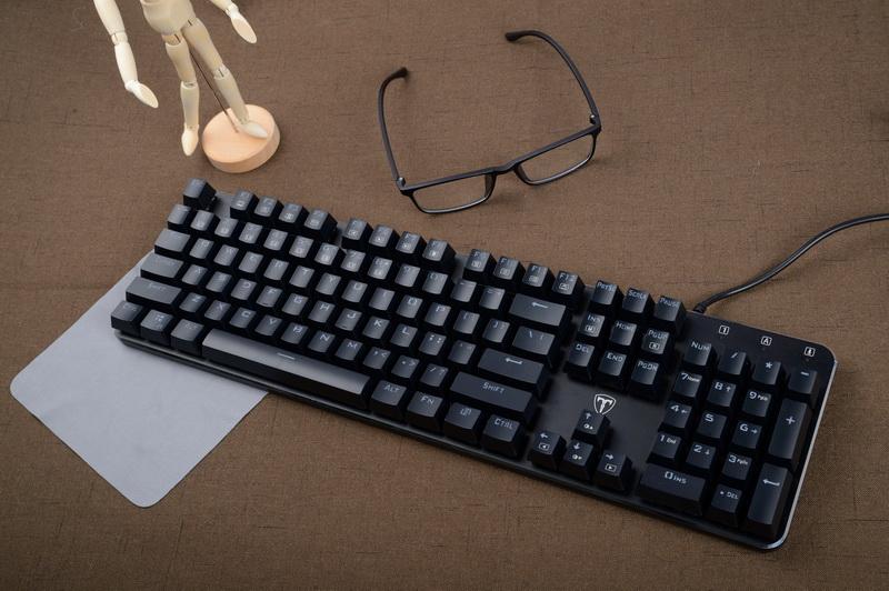 机械键盘基础款和炫酷,炫酷好样的机械键盘