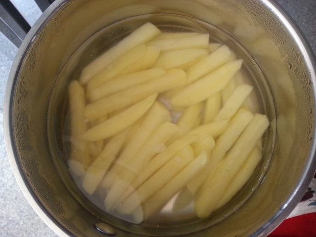 怎么能做出健康又美味的薯条,在家如何制作简单又好吃的薯条