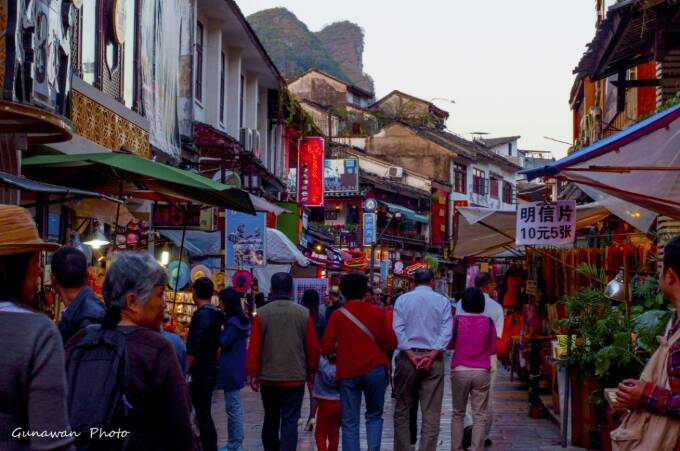 阳朔县的古街在哪里,阳朔历史视频