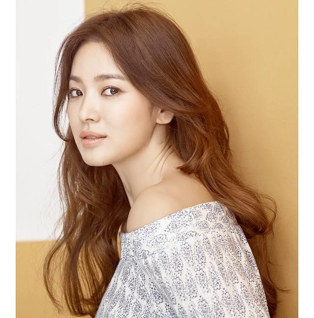 黄皮乌唇素颜适合什么颜色的口红,完美日记口红推荐色号素颜黄皮