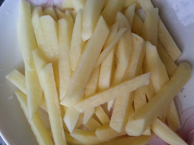 怎么能做出健康又美味的薯条,在家如何制作简单又好吃的薯条