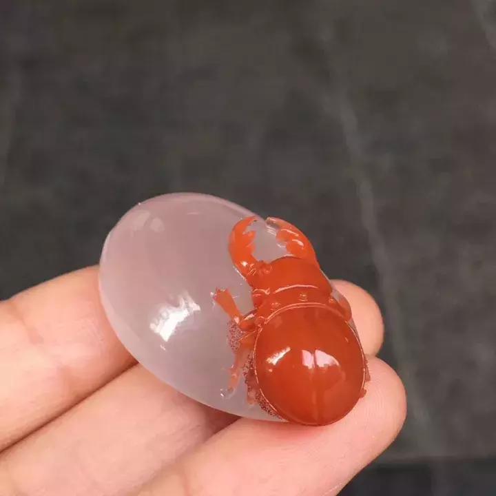 熹香坊带您领略冰飘南红的这一特质,连翡翠都比不上!