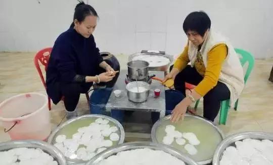 宝宝乳糖不耐受是因为什么原因,宝宝乳糖不耐受有什么表现呢