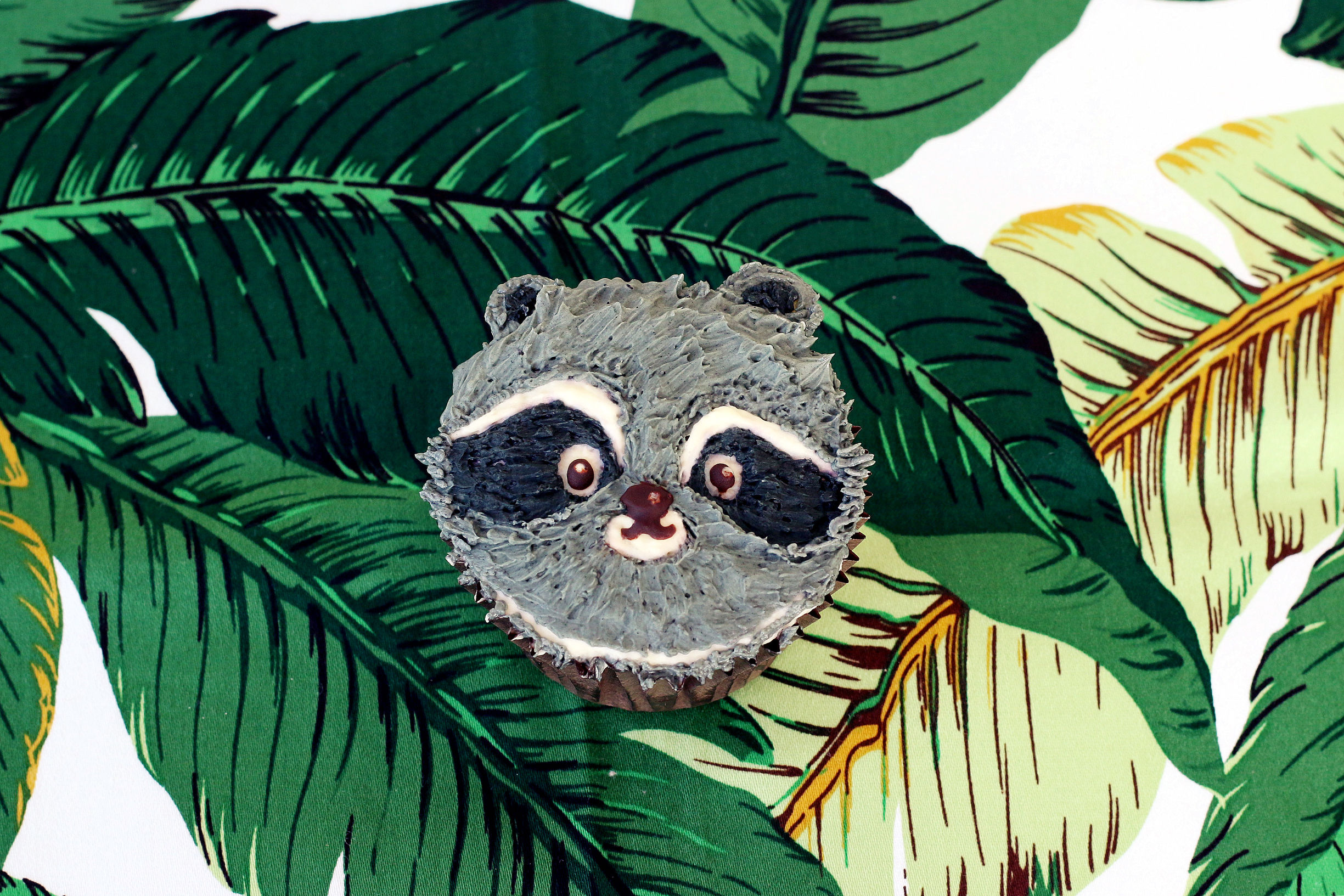 一看就会，立体奶油霜裱花，卡通小浣熊杯蛋糕