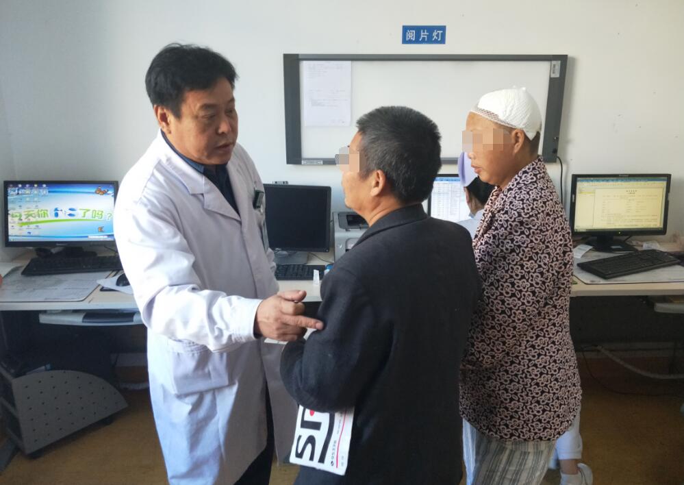 头晕呕吐怎么回事是中毒吗,脑梗死呕吐头晕