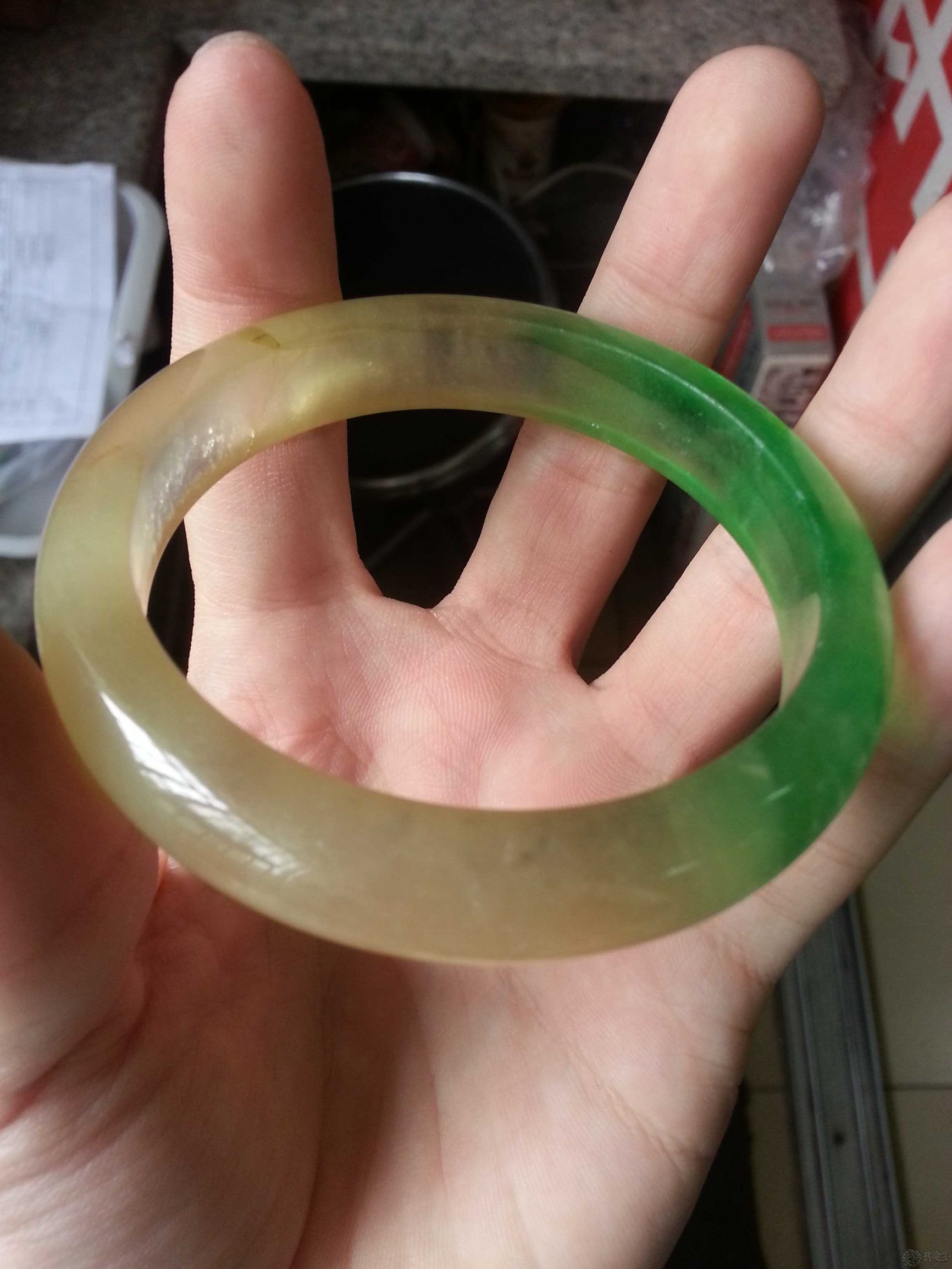 怎样判断珠宝玉石鉴定网站的真假 (如何判断网上的玉石珠宝的真假)