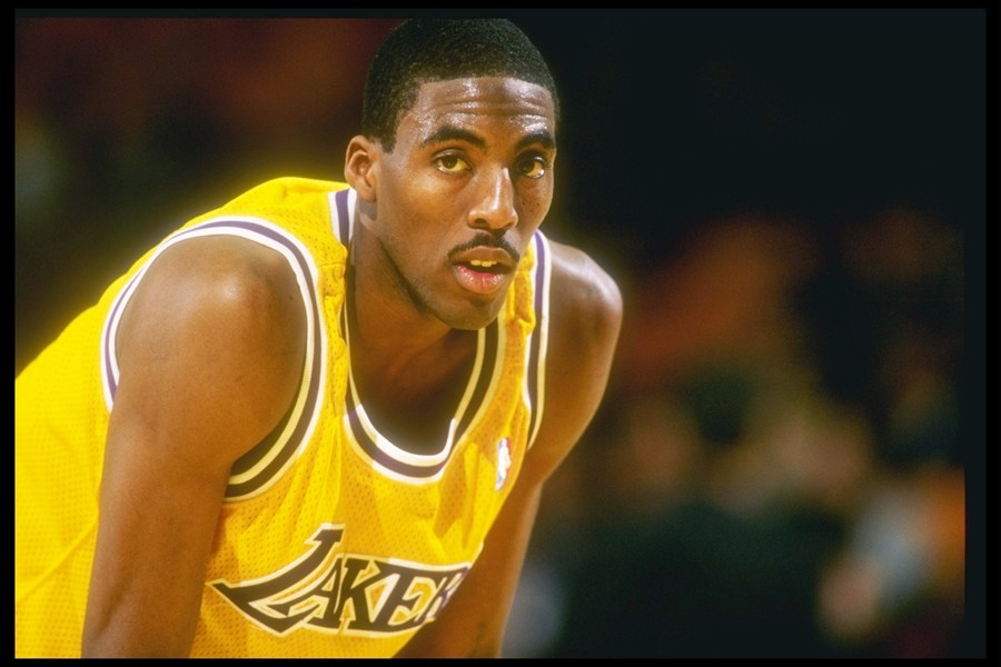 那些年科比单挑詹姆斯,回顾那些年科比的黑肘