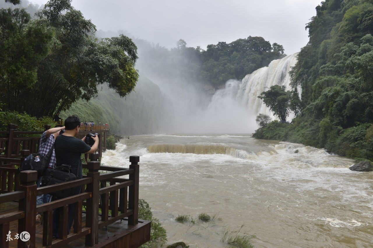 美丽的贵州黄果树瀑布风景美极了,贵州的黄果树瀑布实在是太美了